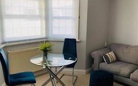 Ground Floor One Bedroom Apartment Close To Seafront